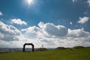 Für die Touren und den Verleih der Bikes kann man sich schon vorab anmelden. Dies ist aber auch an den Festivaltagen vor Ort möglich.