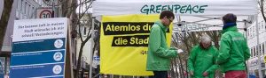 Greenpeace-Mitglieder informierten in Dortmund und 57 anderen Städten über Stickoxide.