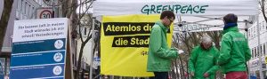 Greenpeace-Mitglieder informierten in Dortmund und 57 anderen Städten über Stickoxide.