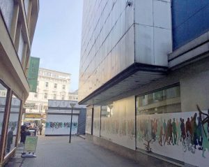 Wenig einladend präsentiert sich das ehemalige Karstadt-Haus an der Hohen Luft. Foto: J.v.Brocke