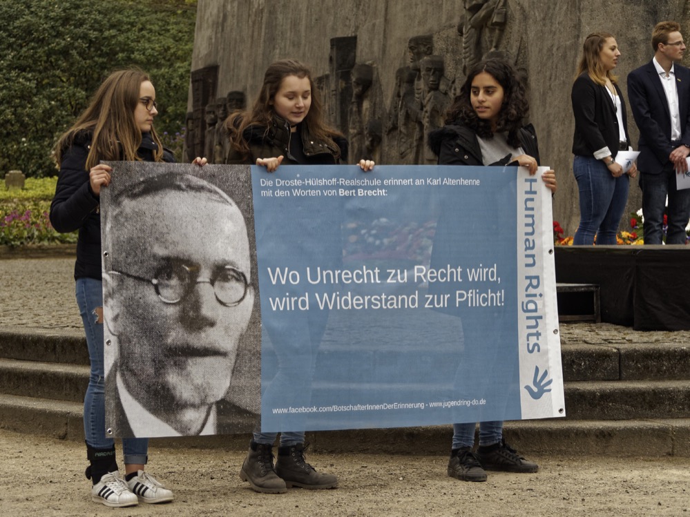 Die Botschafter der Erinnerung geben den Opfern wieder ein Gesicht.
