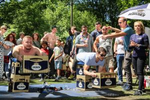 Die Kronen Bollerwagen Tour 2018 findet wieder im Westpark statt.