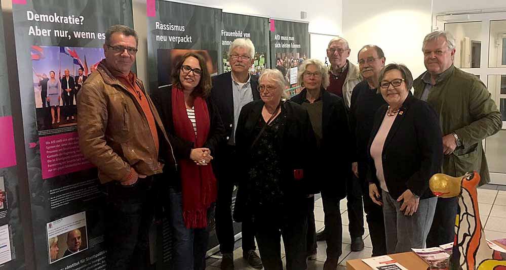 Die Dortmunder Vereine pro-dortmund e.V. und die VVN/BdA zeigen die Wanderausstellung im AWo-Foyer.