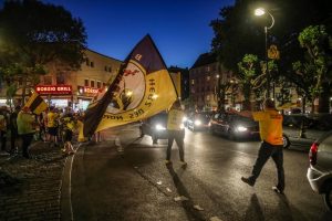 Auf dem Borsigplatz gab es Samstagnacht schon einen Vorgeschmack auf die Party am Sonntag.