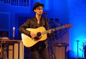 Ian Late trat bereits zum zweiten Mal in der Pauluskirche auf. Fotos: Leonie Krzistetzko