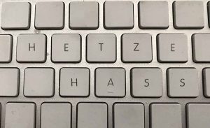 Hass und Hetze nehmen im Internet immer größeren Raum ein. Foto: Alex Völkel