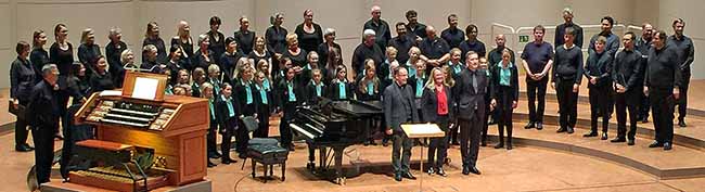 Der neue WDR-Kinderchor gab alleine und zusammen mit dem WDR-Rundfunkchor im Konzerthaus ein 30-minütiges Schnupperkonzert. Fotos: Joachim vom Brocke