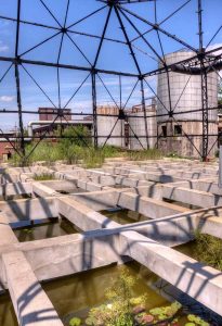 In den sanierten historischen Kühlturmtassen wird Regenwasser gesammelt, und dann zur Emscher gepumpt.