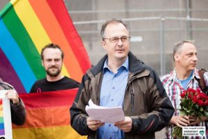 Frank Siekmann bei der Kundgebung Ehe für alle in Dortmund. Fotos: Leopold Achilles