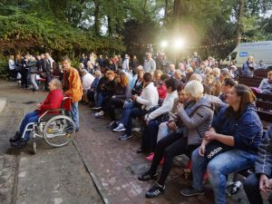 Die Schlagerbühne lockte wieder zahlreiche BesucherInnen an.