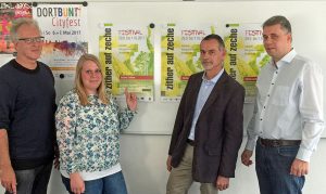 Freuen sich über viele BesucherInnen: die Organisatoren Prof. Georg Glasl, Jana Flieshart (Zeche Zollern), Prof. Fredrik Schwenk und Dirk Gerhard, Vorsitzender des Landesverbandes NRW. Foto: Joachim vom Brocke