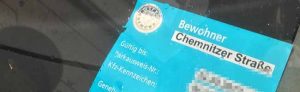 Anwohner müssen für den Parkausweis 30,70 Euro bezahlen - den gesetzlich erlaubten Maximalbetrag.