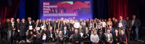 Gruppenbild zum Finale: alle Preisträger und alle Paten: 429.000 € gingen an 66 Kinos aus 40 Städten ©Ralph Sondermann/Film- und Medienstiftung NRW