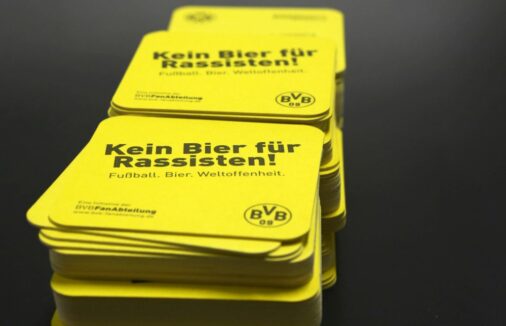 Foto: BVB - Fan- und Förderabteilung 20150515_KBFR_Verteilen3_JHS_024