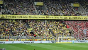 Boraussia verbindet Nationen. Männer und Frauen. Alle Nationen. Foto: BVB-Fanabteilung