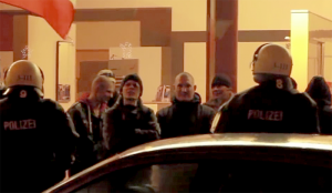 Wegen volkverhetzender Parolen am 21.12.2014 in der Nordstadt standen die Neonazis vor Gericht.