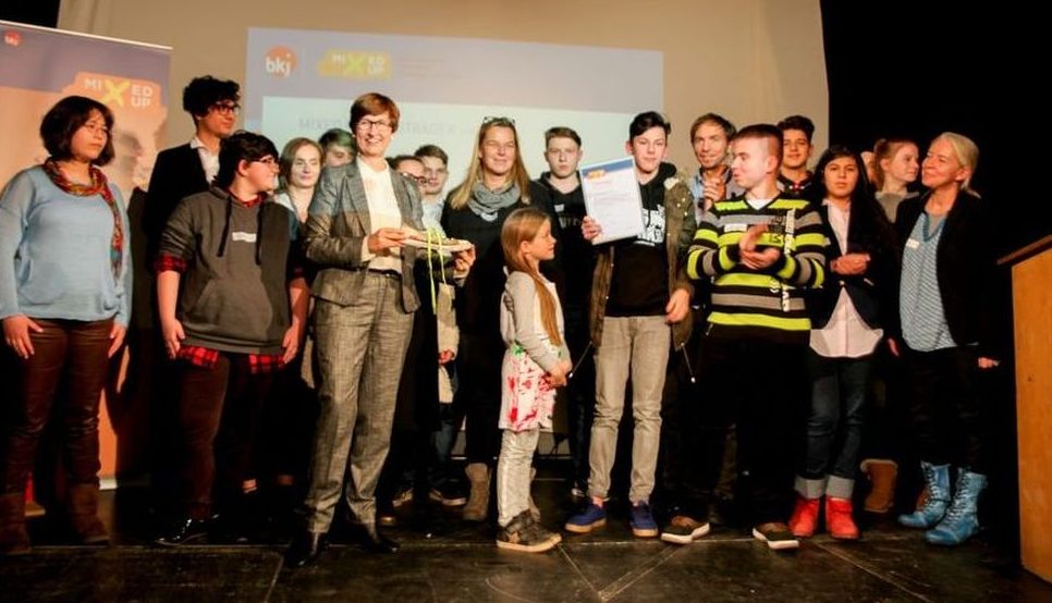 Creativity connected - die AG, Dortmund, MIXED UP Preis Partizipation 2017 - vergeben von der Jugendjury. Ein Kooperationsprojekt von „Angekommen in deiner Stadt Dortmund“, der Johann-Gutenberg-Realschule sowie dem Paul-Ehrlich-Berufskolleg in Dortmund. Foto: BKJ, (c) Katrin Kutter