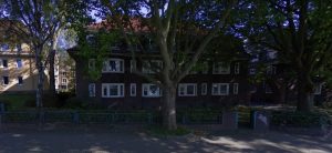 Das alte Seniorenheim an der Wittekindstraße. Im Hintergrund der Neubau des Theodor-Fliedner-Heims. Foto: Google Street View.