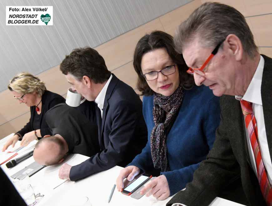 Svenja Schulze, Martin Schulz, Mike Groschek, Andrea Nahles und Norbert Römer bei der SPD-Delegiertentagung in Westfalenhallen Dortmund. 