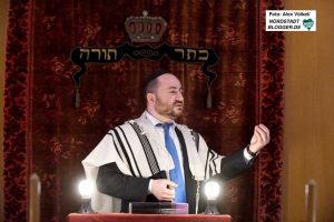 Der Dortmunder Rabbiner Baruch Babaev in der Aaltener Synagoge. Fotos: Alex Völkel
