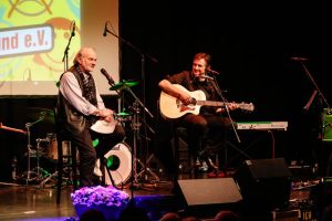 Kammerschauspieler Dieter Clausnitzer las im Wechsel mit Christoph Nitz, auch bekannt als Jonny Cash, vom Hansa-Theater in Hörde.