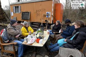 Beim Jahresauftakt im Gemeinschaftsgarten spielte sogar das Wetter mit. Fotos: Alex Völkel