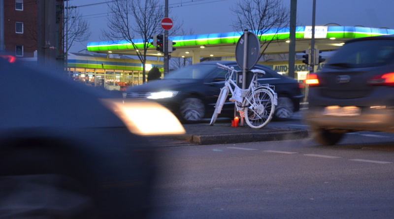 Das dritte Dortmunder Ghost Bike wurde an der Bornstraße aufgestellt.(Foto: Dortmunder Radverkehrsinitiativen)