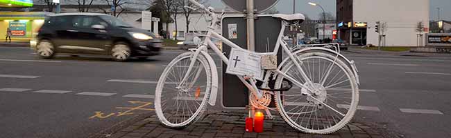 Das dritte Dortmunder Ghost Bike wurde an der Bornstraße aufgestellt.(Foto: Dortmunder Radverkehrsinitiativen)