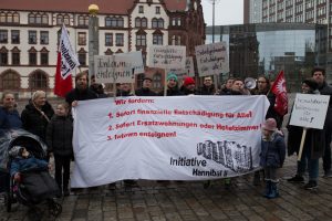 Während der Rat tagte, machten einige MieterInnen vor dem Rathaus uns später in der Bürgerhalle Ihrem Frust Luft. Foto: Carmen Körner