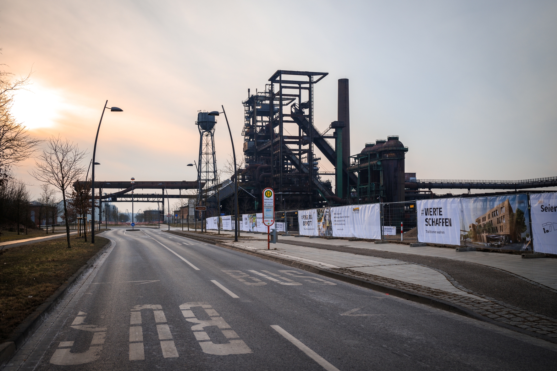 Hochofenstraße mit Blick auf das denkmalgeschützte Hochofenwerk. Foto: Marcel Schlegel