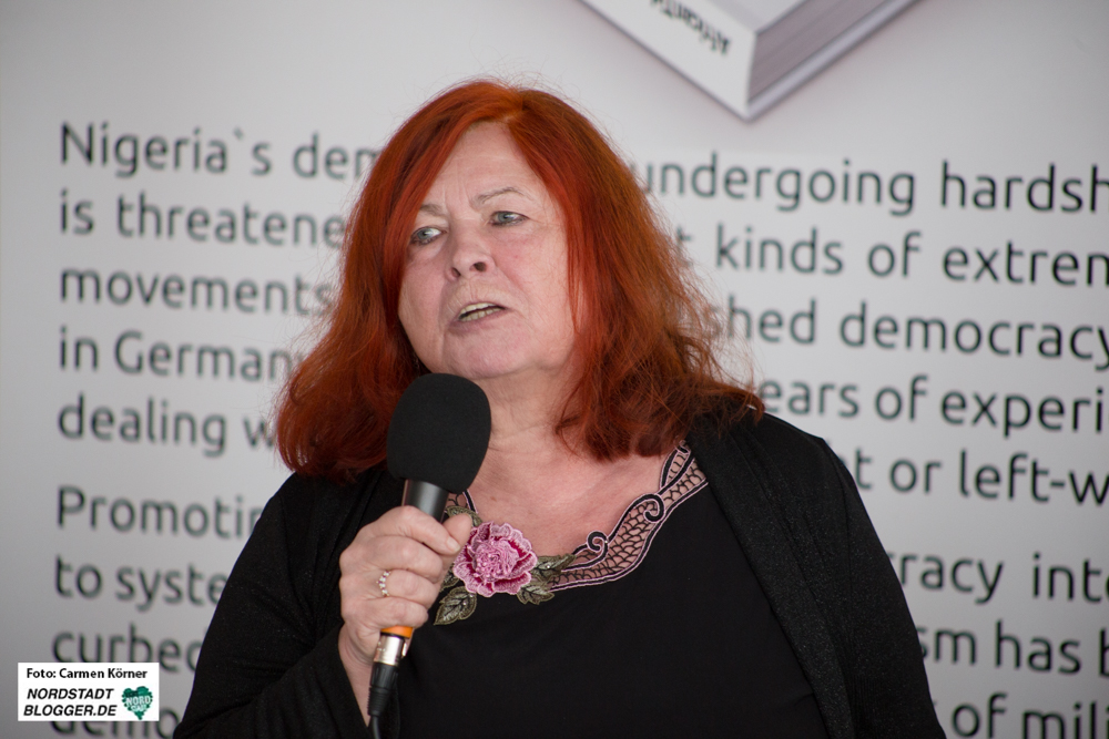 Ingrid Jost von Die Linke bei der Podiumsdiskussion.