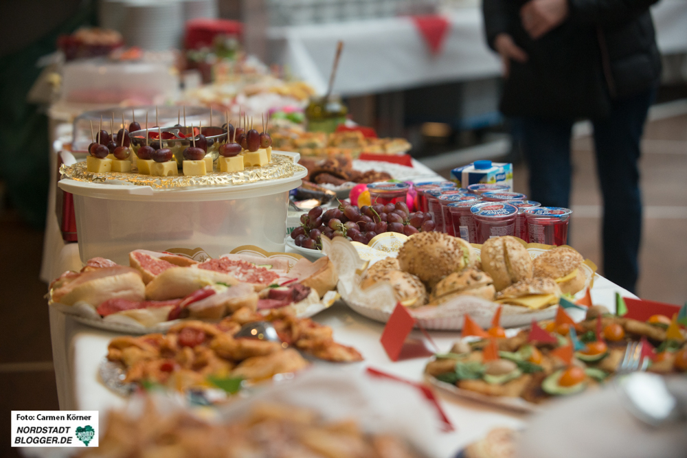 Das Buffet des RedDinners in der Bügerhalle des Rathaus hält für jede/n etwas bereit.