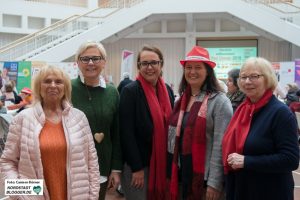 Von links nach rechts: Ulla Pulpanek-Seidel (SPD), Justine Grollmann (CDU), Anja Butschkau (SPD), Maresa Feldmann (Gleichstellungsbeauftragte der Stadt), Inge Albrecht-Winterhoff (SPD)