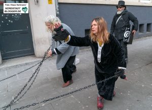 Freie Republik Borsigplatz, Fotoaustellung von Sabitha Saul, Installation von Ralf Fiebag und Performance von Birgitt Schuster, Borsig 11