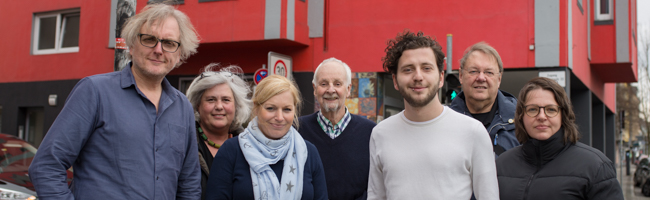 Von links nach rechts: Ulrich Langhorst; Barbara Blotenberg; Katrin Lauterborn, Leiterin des Gast-Hauses in Dortmund, Werner Lauterborn; Felix Banaszak, Landesvorsitzender der Grünen in NRW, Wolfgang Gurowietz, Svenja Noltemeyer