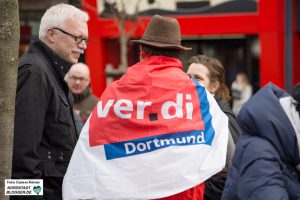 Verdi-Demo an dem Katharinen-Tor in Dortmund zwischen dem Hauptbahnhof und der Kampstraße.