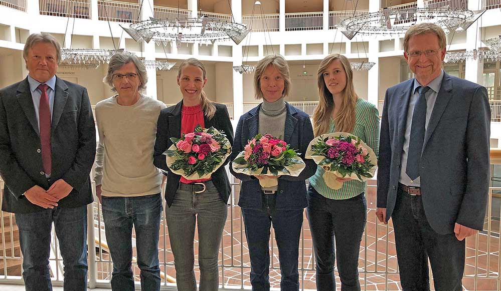 Wechsel in der Leitung der Unteren Denkmalbehörde: Walter Nickisch (Stadtplanungs- und Bauordnungsamt), Denkmalpfleger Michael Holtkötter, Svenja Schrickel, Dr. Henriette Brink-Kloke, neue Stellvertreterin Anneke Lamot und Stadtrat Ludger Wilde (von links). Foto: Joachim vom Brocke