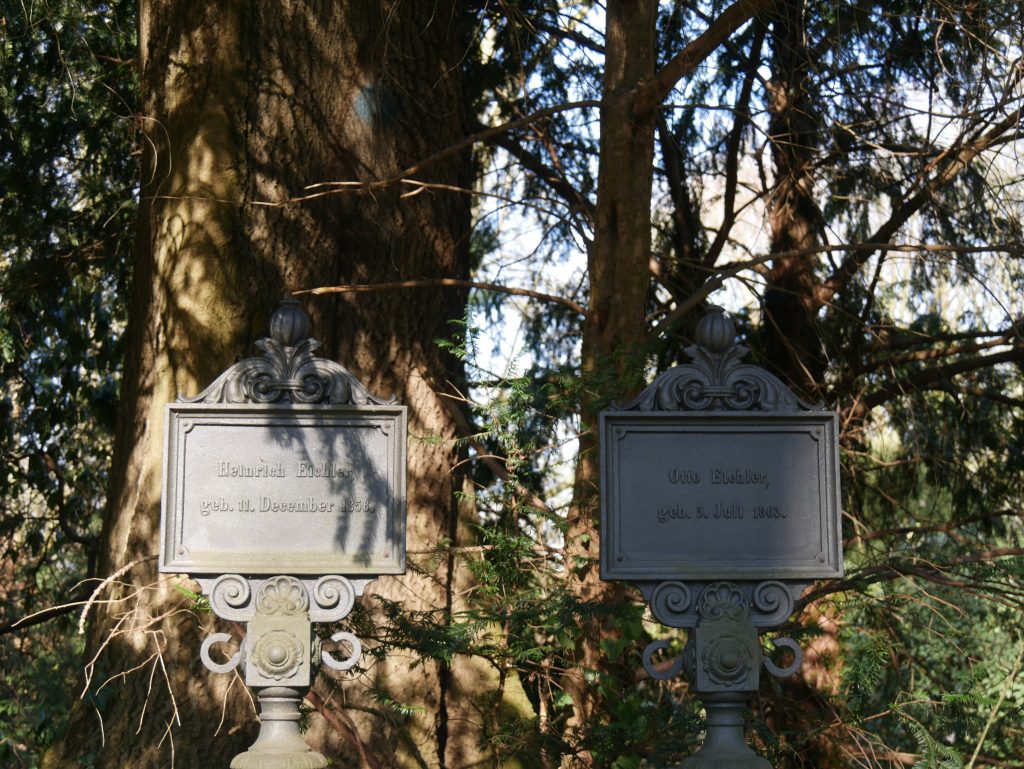 Grabstätten der Brüder Heinrich und Otto Eichler, beide Hauer auf Kaiserstuhl. Foto: Klaus Winter