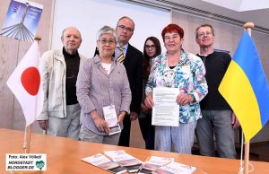 v.l.n.r. Horst Schlütermann, Yoko Schlütermann, Klaus Wegener, Lisa Glazunova, Dr. med. Inge Zeller und Dr. Jürgen Huesmann Foto: Alex Völkel