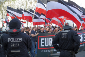 Die Neonazis marschierten von der Nordstadt zum Sonnenplatz.