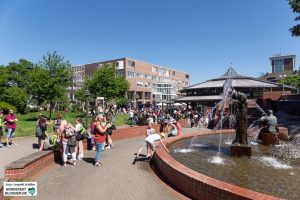 Die Familiendisko lockte am Sonntag die Kinder und Eltern in den Stadtgarten.