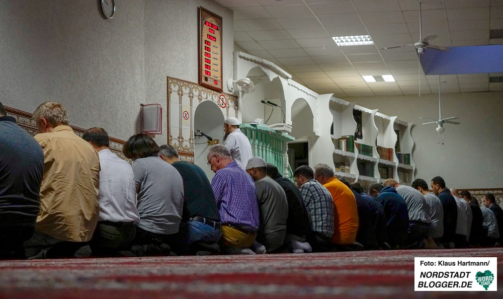 Islam-Seminar und Fastenbrechen in Abu-Bakr-Moschee