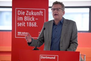 Der SPD-Europaabgeordnete Prof. Dr. Dietmar Köster auf dem Unterbezirksparteitag in Dortmund.