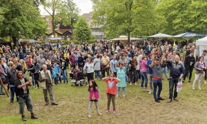 Trotz des wechselhaften Wetters: viele BesucherInnen ließen sich die Stimmung nicht verderben.