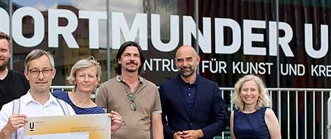 (v.li.): André Becker (UZWEI, Projektleiter Sommer am U), Marc Röbekke und Reinhild Kuhn (Heimatdesign), Uwe Gorski (Dortmunder U), Edwin Jacobs (Direktor Dortmunder U) und Jasmin Vogel (Marketingleitung Dortmunder U). Foto: Lara Illing