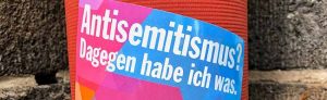 „Antisemitismus - Dagegen habe ich was.“ Aufkleber in der Nordstadt. Foto: Alex Völkel