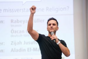 2018.06.22 Dortmund Talk im DKH zu Gast am Helmholz-Gymnasium - Özcan Coşar
