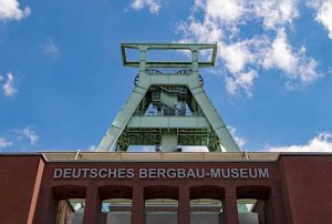 Die VHS bietet eine Exkursion ins Bergbaumuseum Dortmund an. Foto: Herbert/Pixabay/VHS