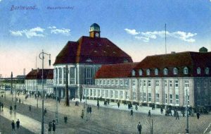 Der Dortmunder Hauptbahnhof steht im Zentrum historischer und aktueller Betrachtungen. 