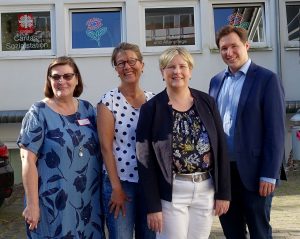 Die NRW-Pflegebeauftragte Claudia Middendorf (2.v.r.) besuchte die Caritas-Sozialstation in Hörde. Foto: Robert Bielefeld